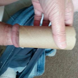 The famous toilet paper roll test. Can't get my head in! Please comment or kik me at enosthelabguy. - Rate My Wand