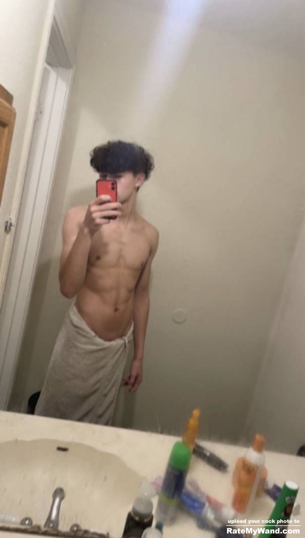 should i Take off the towel - Rate My Wand