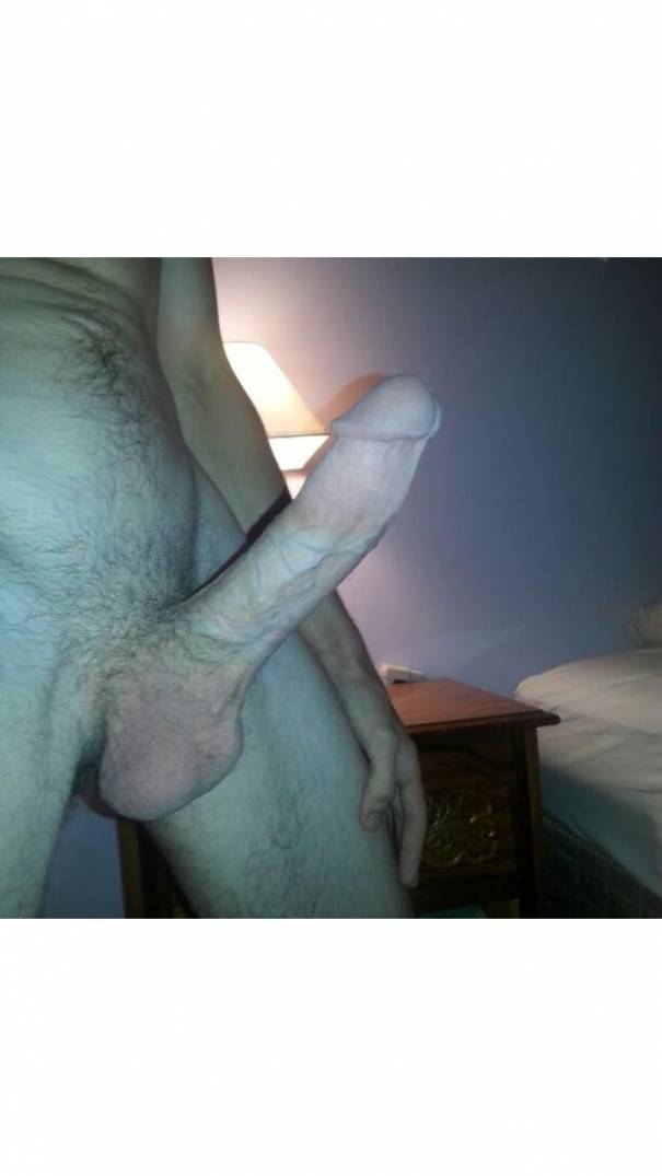 My cock looks good in this pic rmw! - Rate My Wand