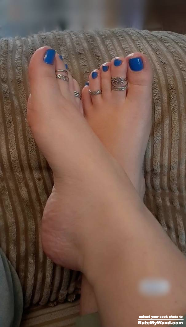 My side chick / gf' sexy feet ;) - Rate My Wand