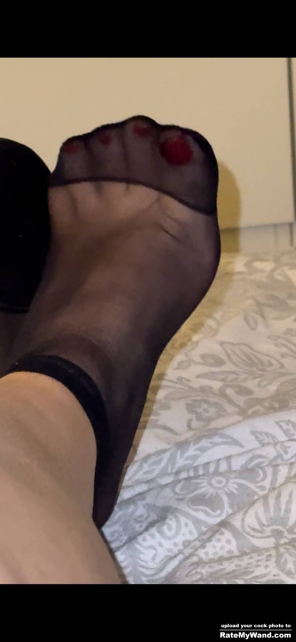 Tiny nylon feet - Rate My Wand