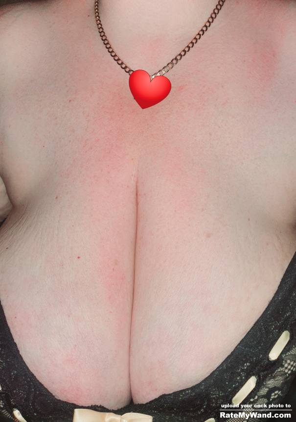 Happy fridays...caught some sun...ouch!!! xx - Rate My Wand